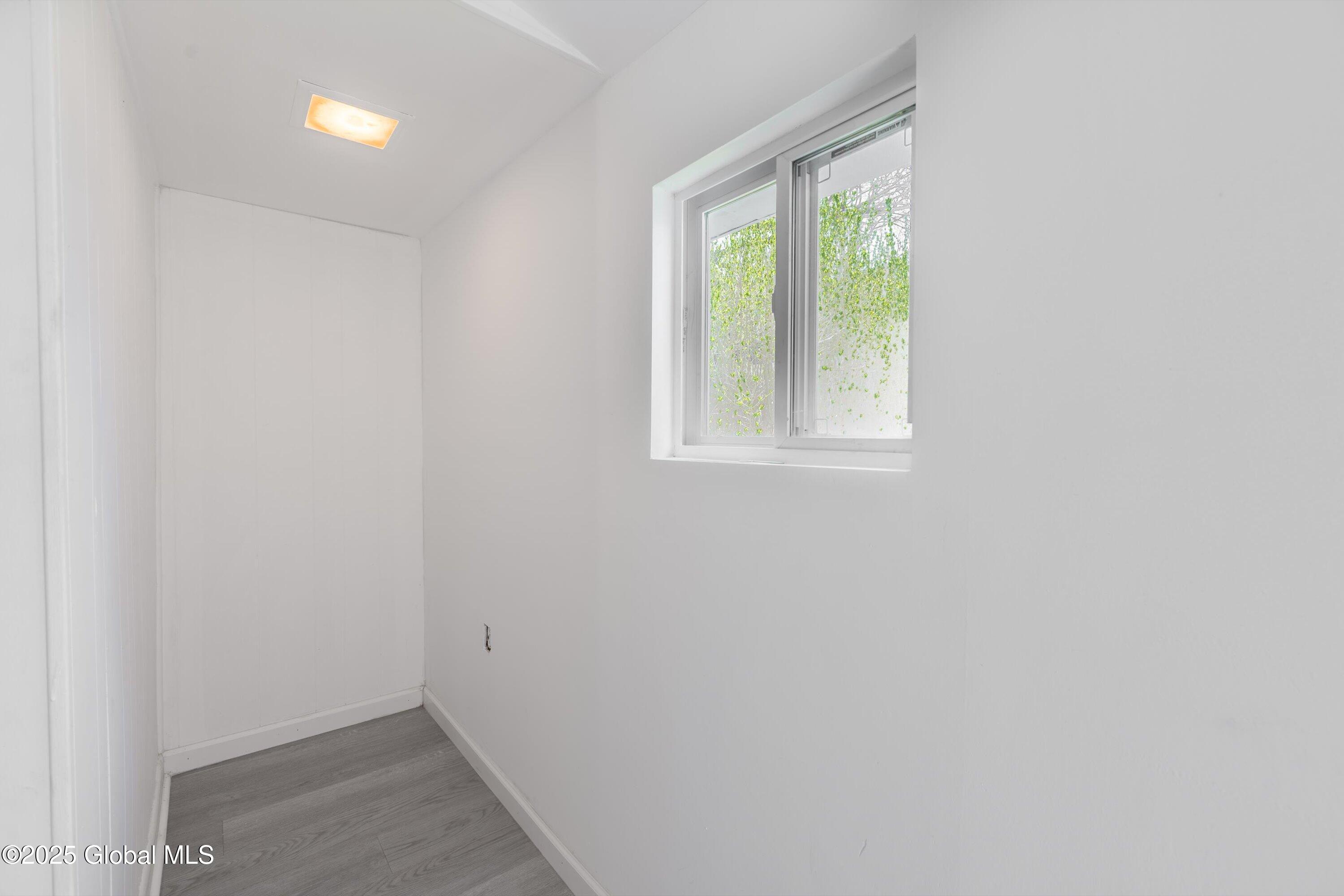 556 Clarendon Street, Schenectady, New York image 11