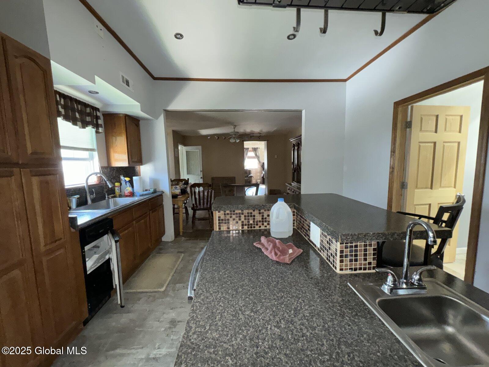 65 Park Avenue, Cohoes, New York image 23