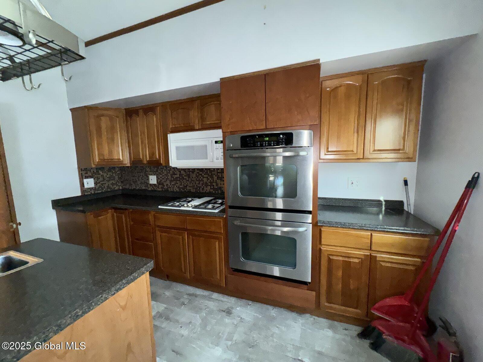 65 Park Avenue, Cohoes, New York image 13