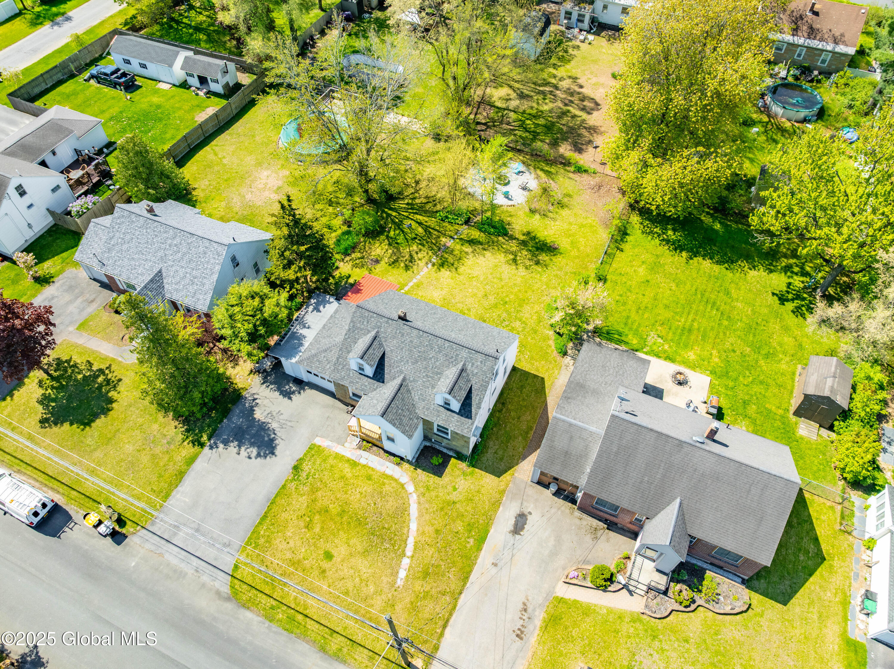 2081 Chepstow Road, Schenectady, New York image 38