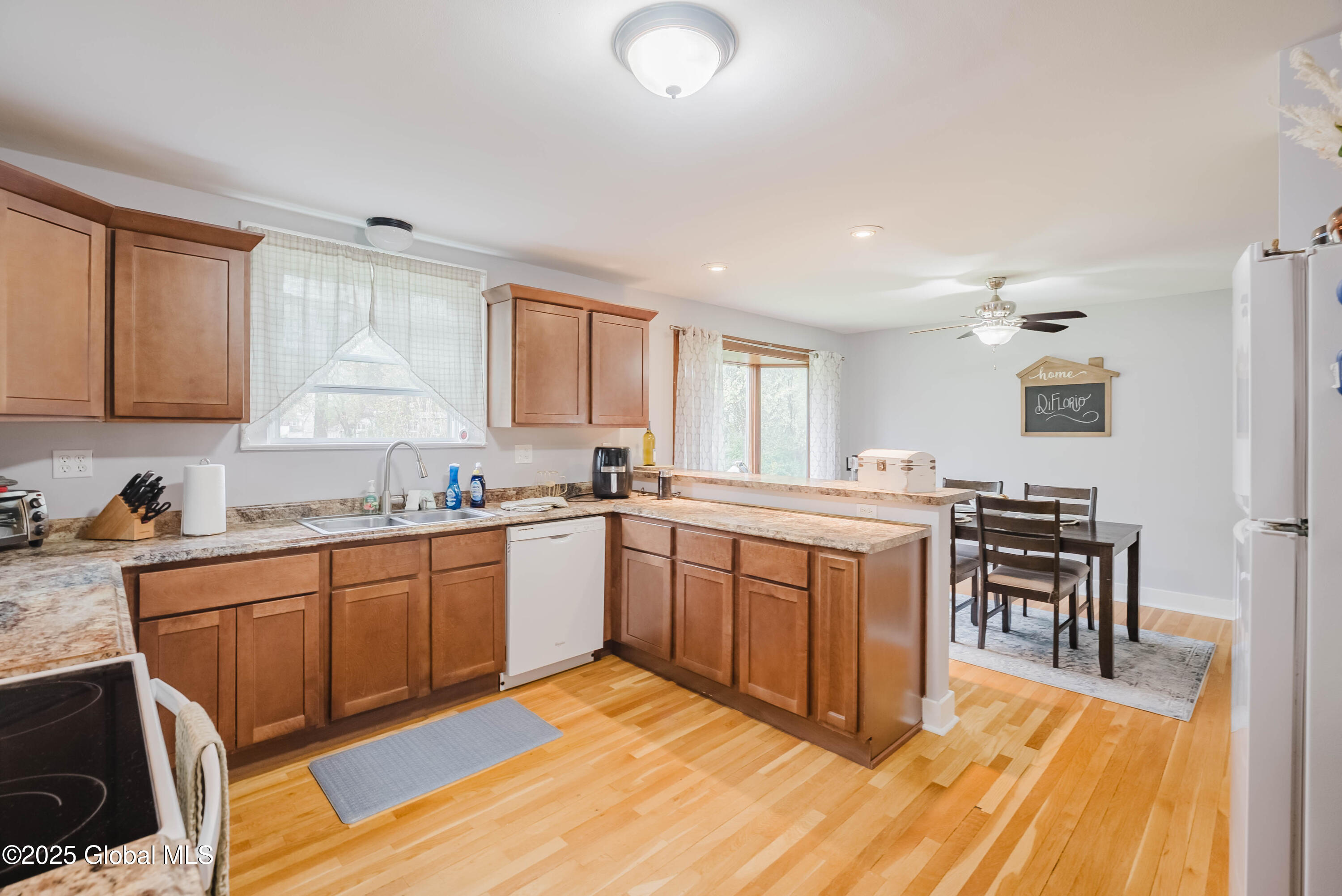2081 Chepstow Road, Schenectady, New York image 13
