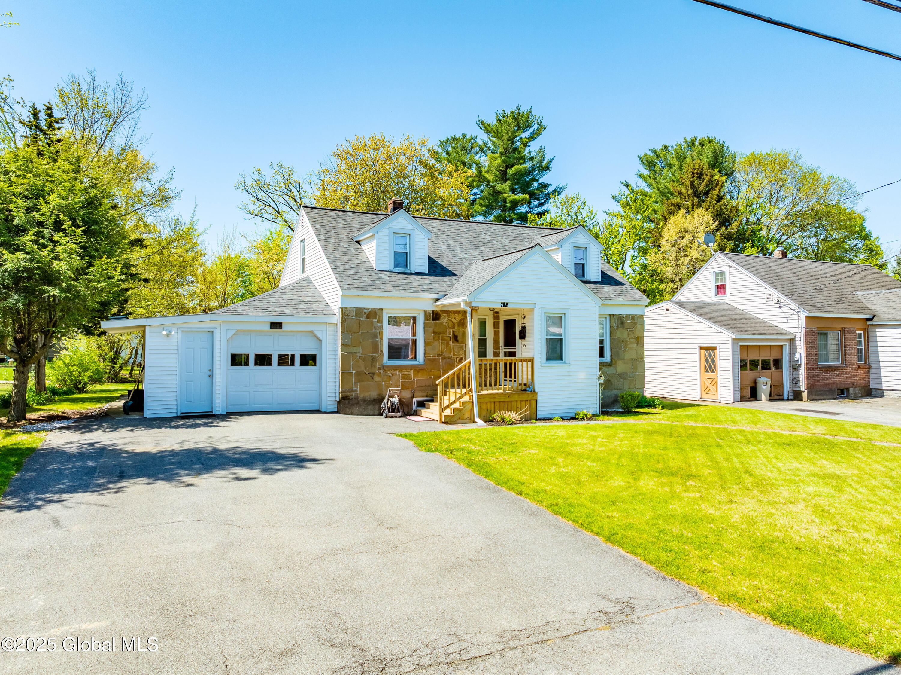 2081 Chepstow Road, Schenectady, New York image 4