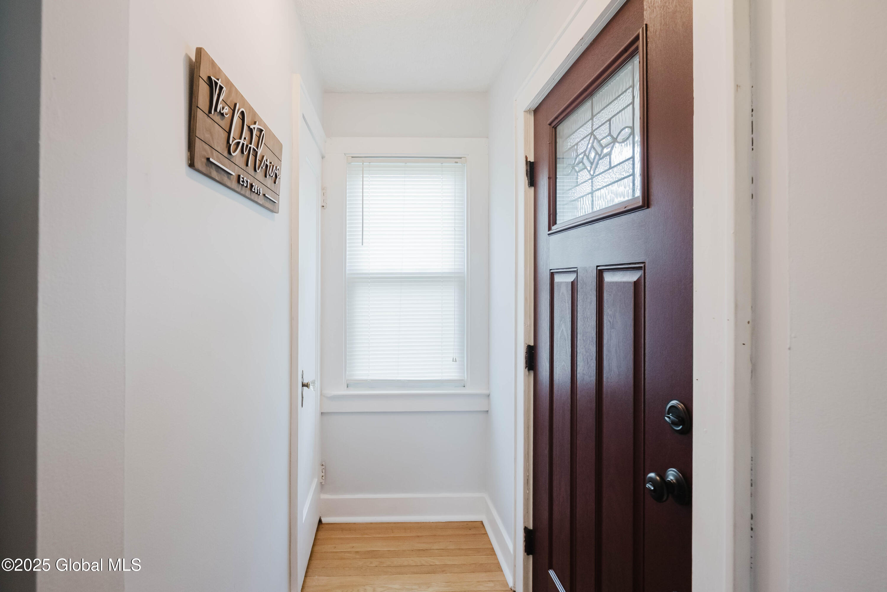 2081 Chepstow Road, Schenectady, New York image 5