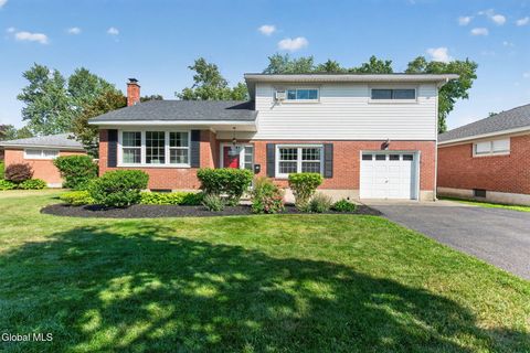Homes For Sale - 19 Gingerbread Lane<br/> Albany, NY 12208
