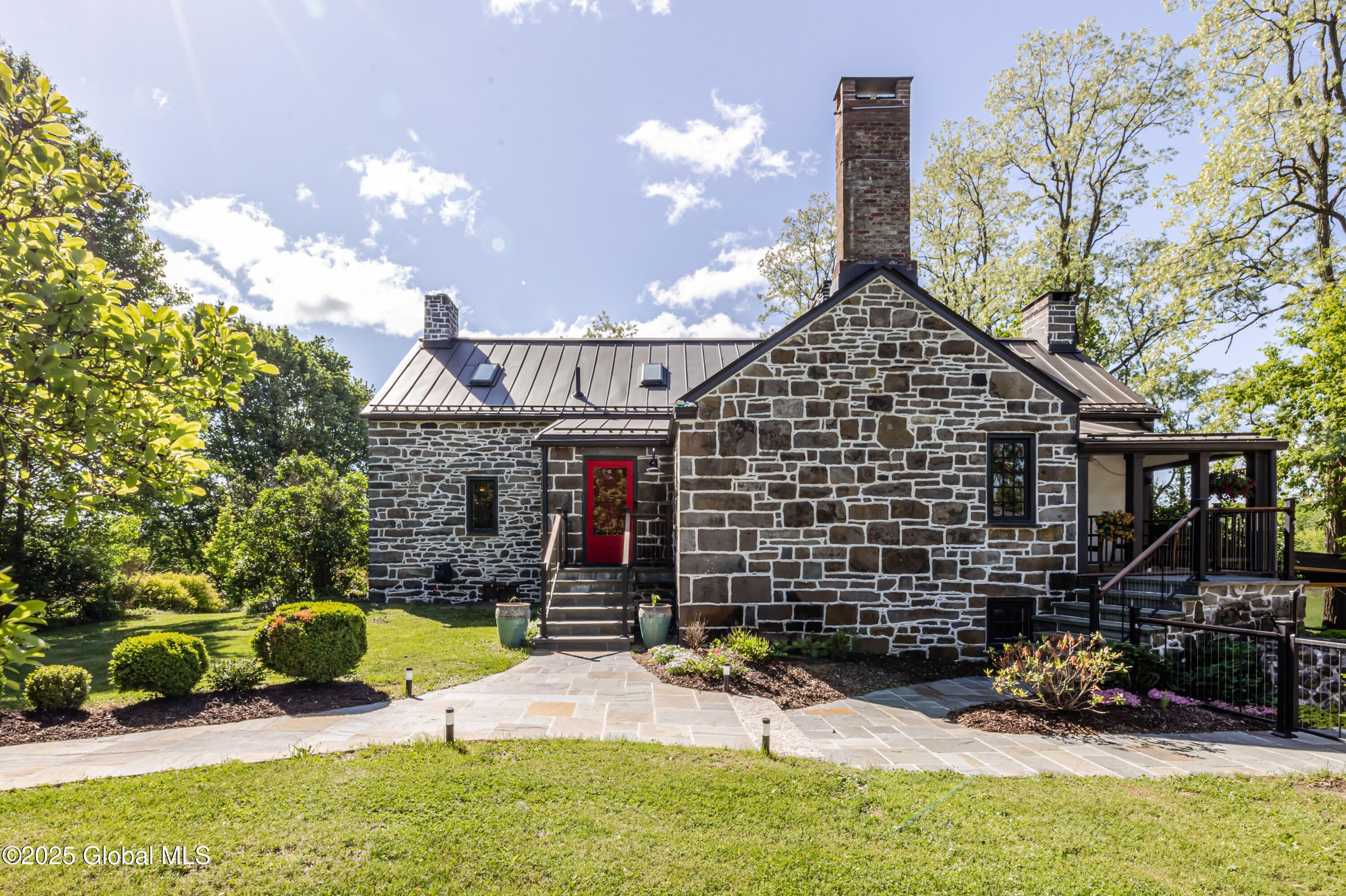 26 Roberson Avenue
