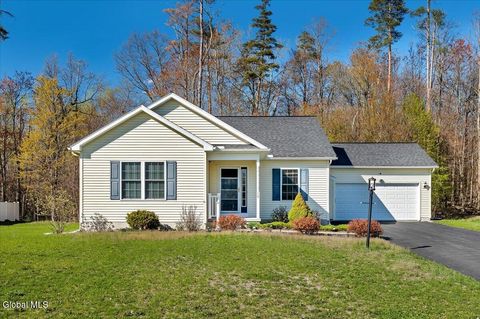 Photo of 18 Kelly Lane, Halfmoon, NY 12065 (MLS # 202616069)