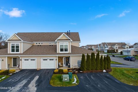 Photo of 612 Lois Lane, Schenectady, NY 12304 (MLS # 202530317)