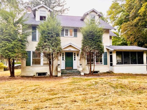 Photo of 989 Balltown Road, Niskayuna, NY 12309 (MLS # 202525938) Photo of 989 Balltown Road, Niskayuna, NY 12309 (MLS # 202525938)