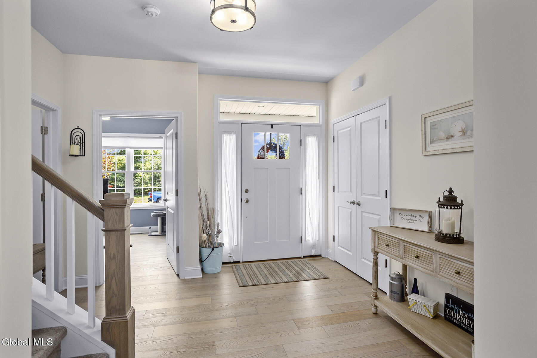 Round Lake, New York 12151, United States, 3 Bedrooms Bedrooms, ,3 BathroomsBathrooms,Residential,Pending,188587