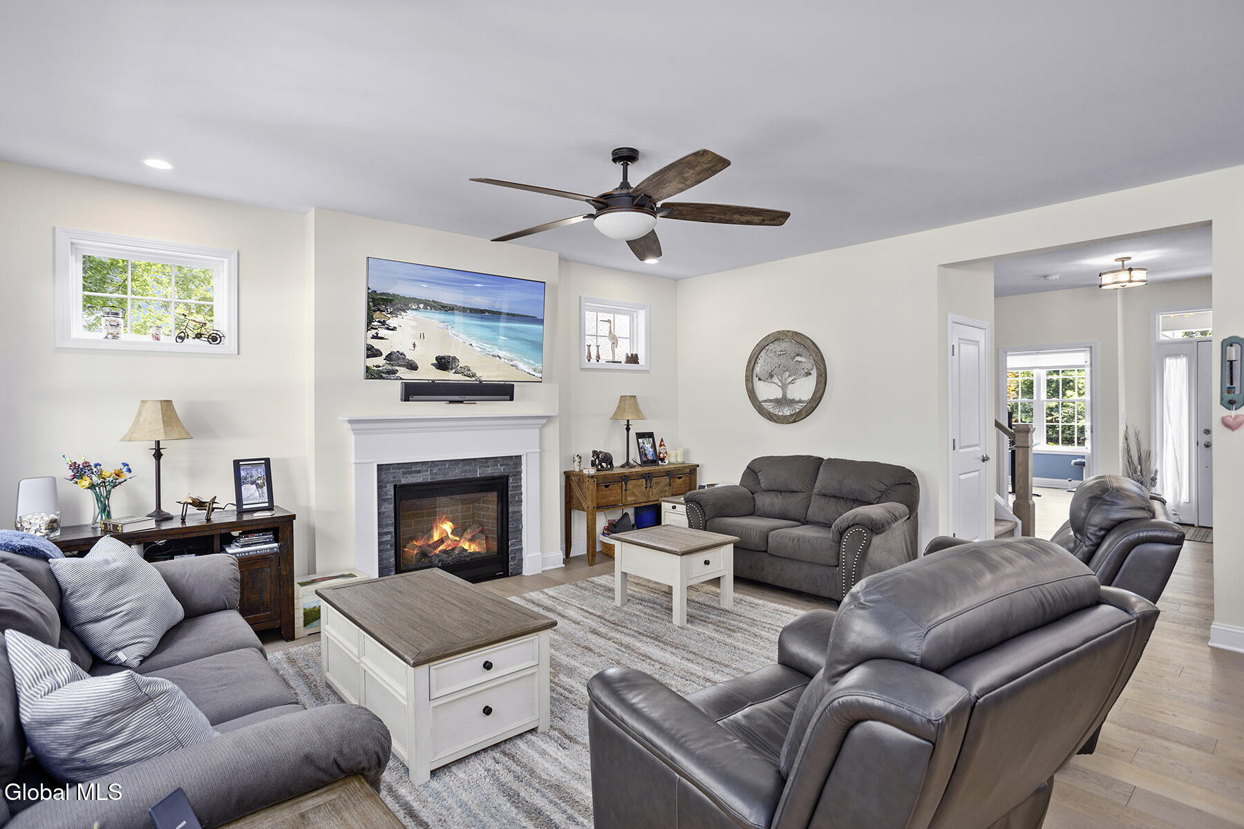 Round Lake, New York 12151, United States, 3 Bedrooms Bedrooms, ,3 BathroomsBathrooms,Residential,Pending,188587