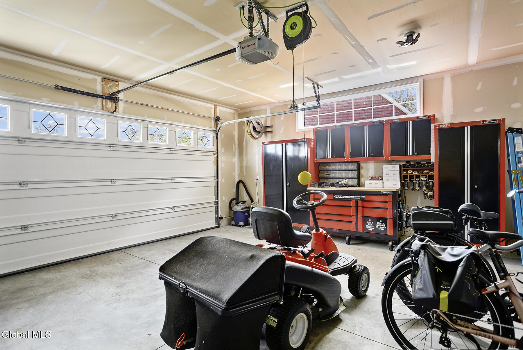 Round Lake, New York 12151, United States, 3 Bedrooms Bedrooms, ,3 BathroomsBathrooms,Residential,Pending,188587