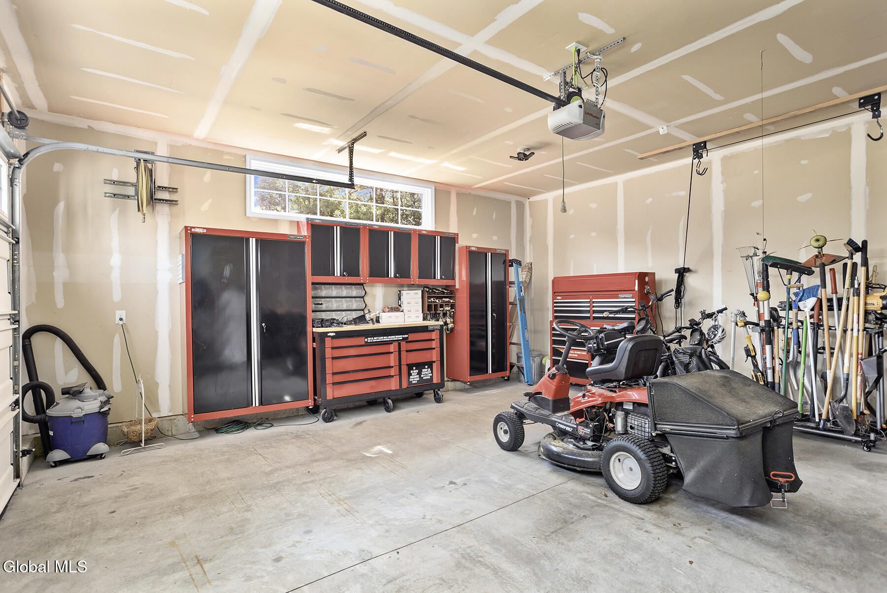 Round Lake, New York 12151, United States, 3 Bedrooms Bedrooms, ,3 BathroomsBathrooms,Residential,Pending,188587