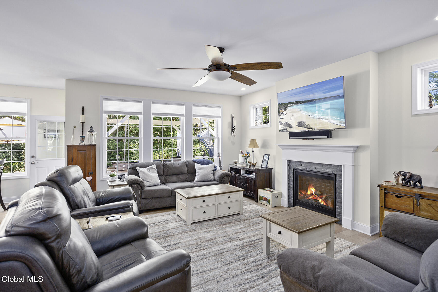 Round Lake, New York 12151, United States, 3 Bedrooms Bedrooms, ,3 BathroomsBathrooms,Residential,Pending,188587