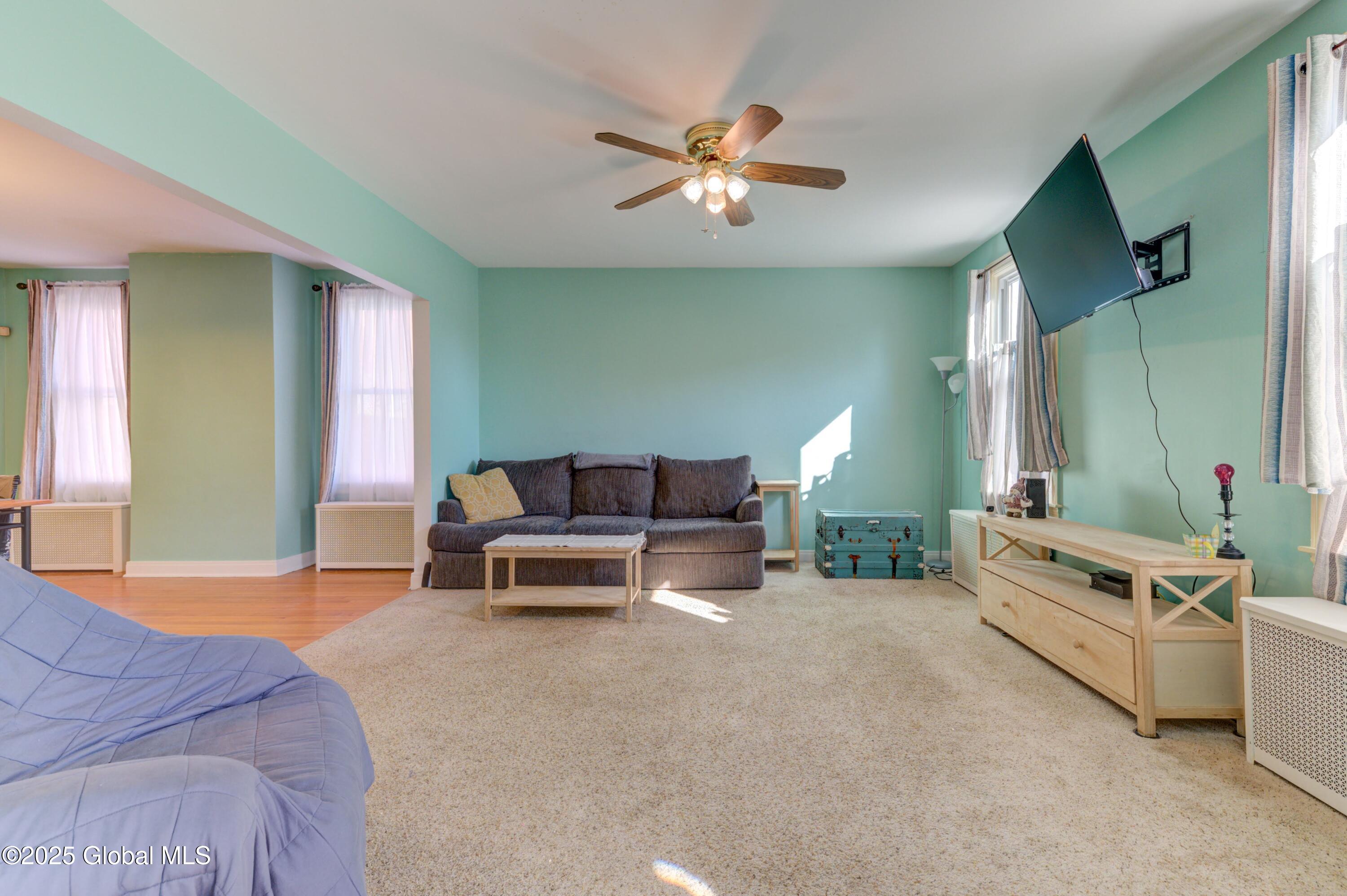 4 Hamilton Place, Cohoes, New York image 10