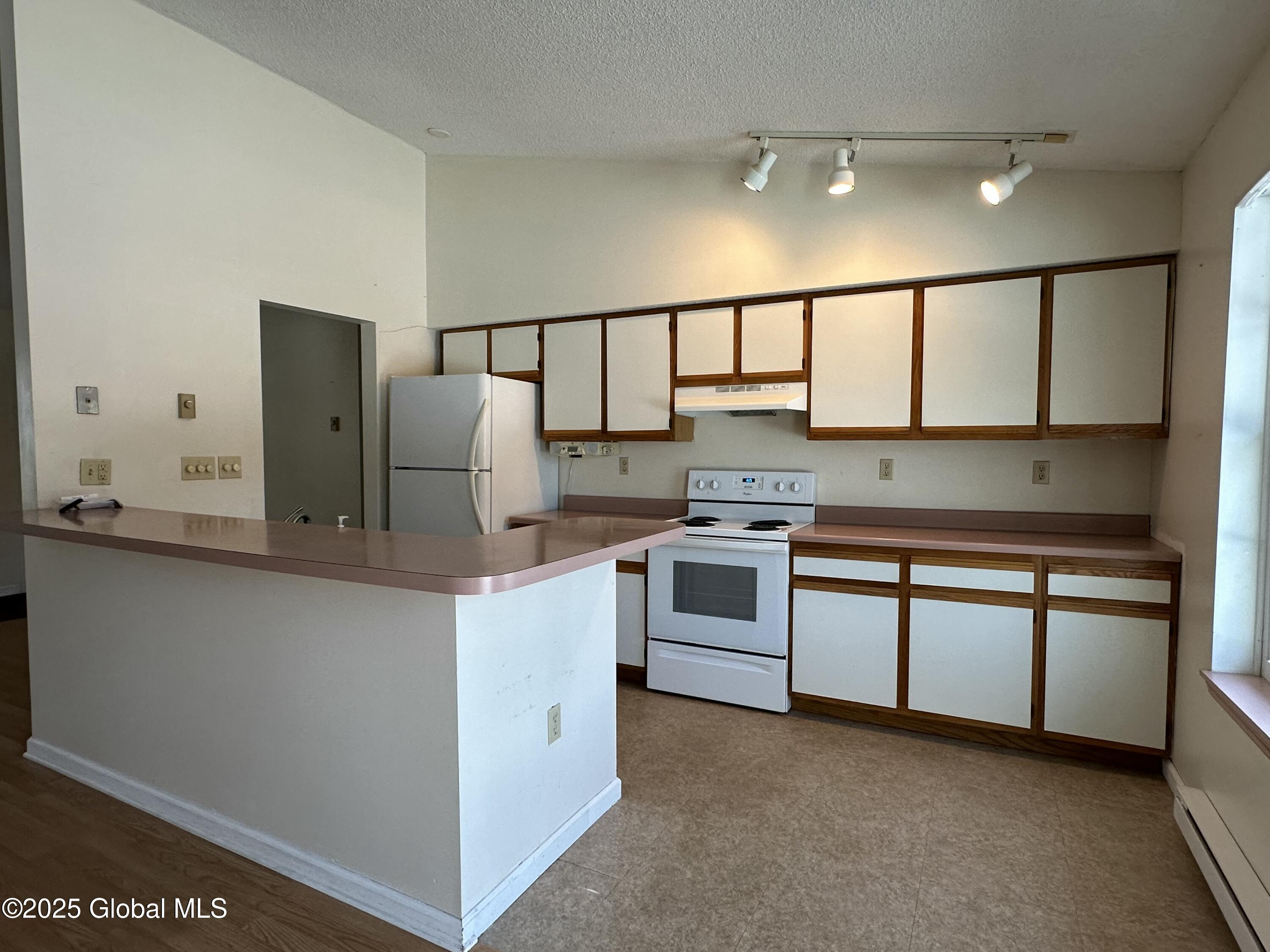 18 Towpath Lane, Glens Falls, New York image 16