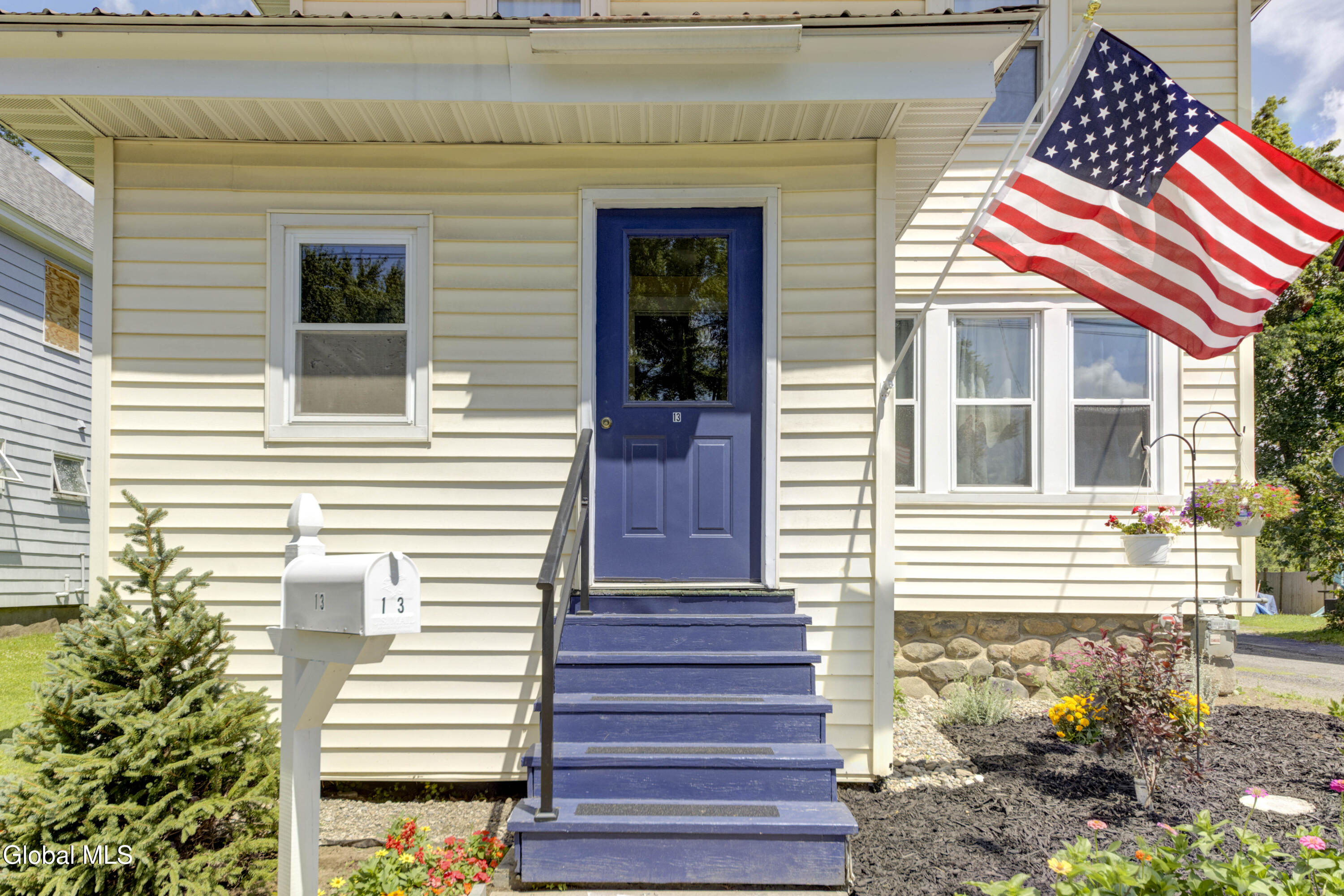 13 Newman Street