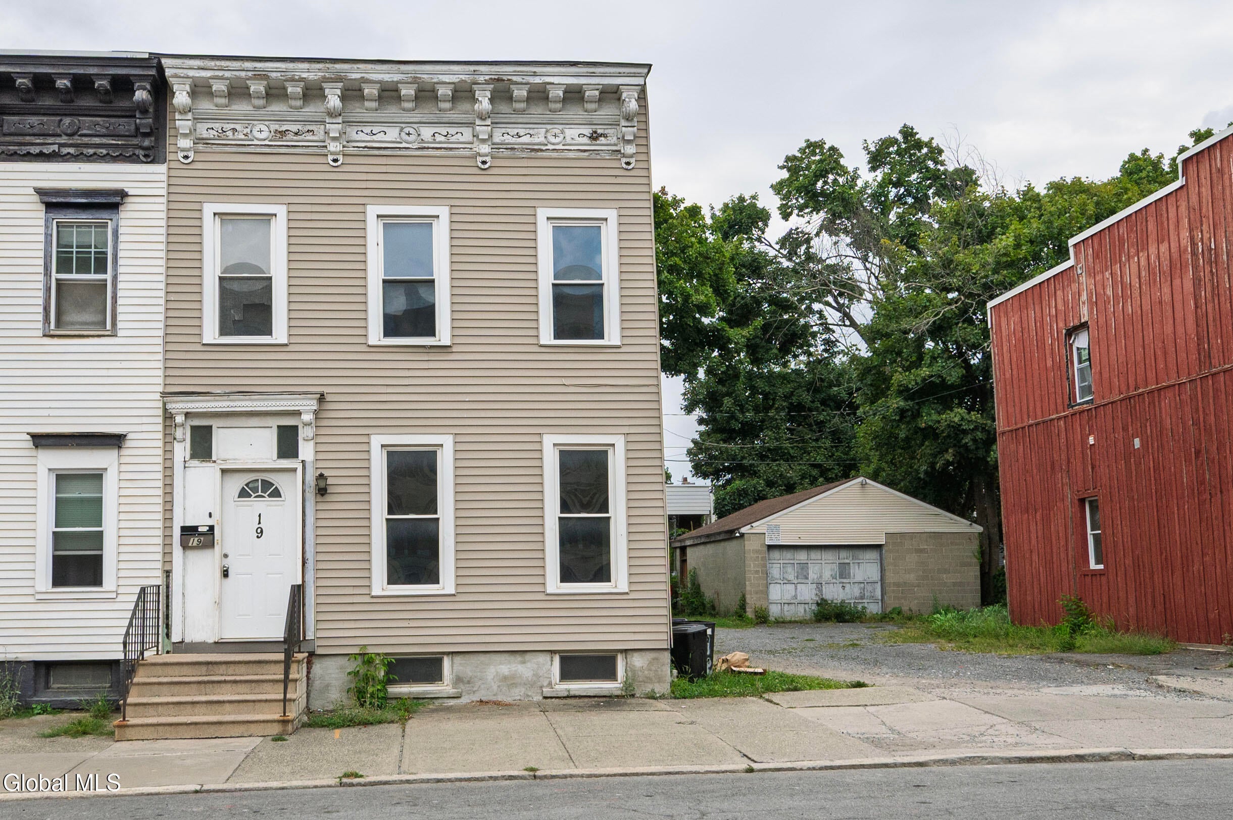 19 N Lake Avenue