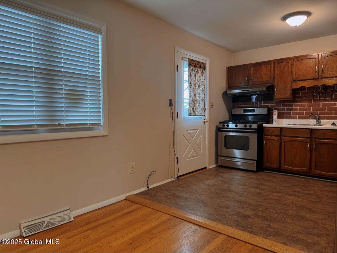22 Holly Boulevard, Scotia, New York image 7