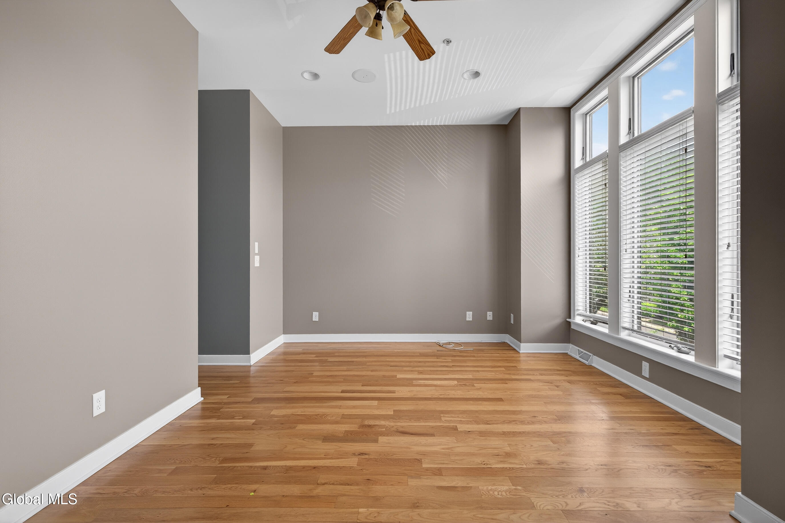 4 Bryn Mawr Court