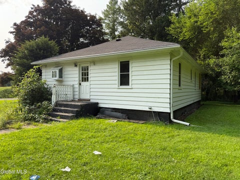 Homes For Sale - 1822 S Old Post Road<br/> Rensselaer County, Castleton On Hudson, NY 12033