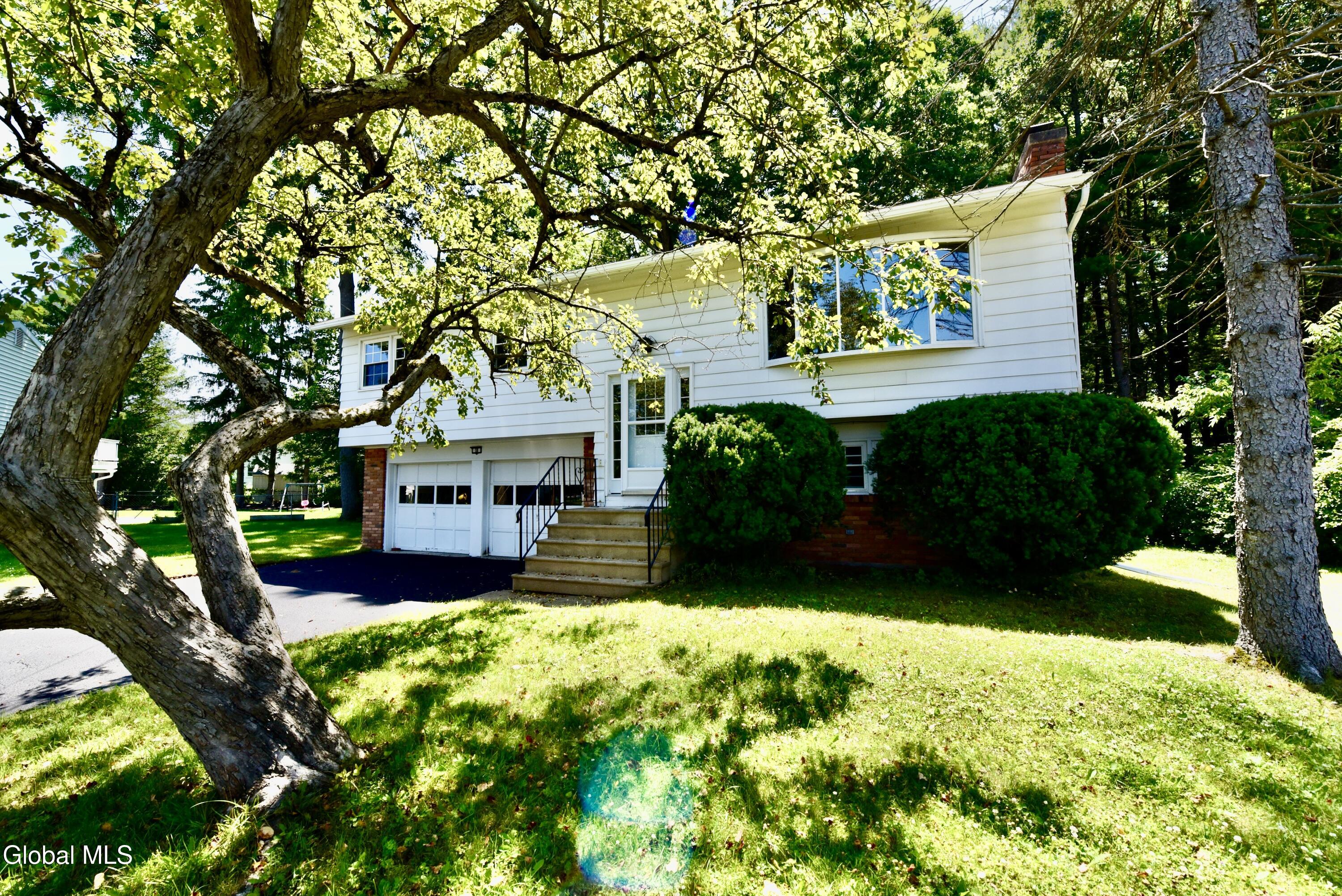 4 Cedar Court