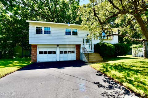 Homes For Sale - 4 Cedar Court<br/> Albany County, Schenectady, NY 12309