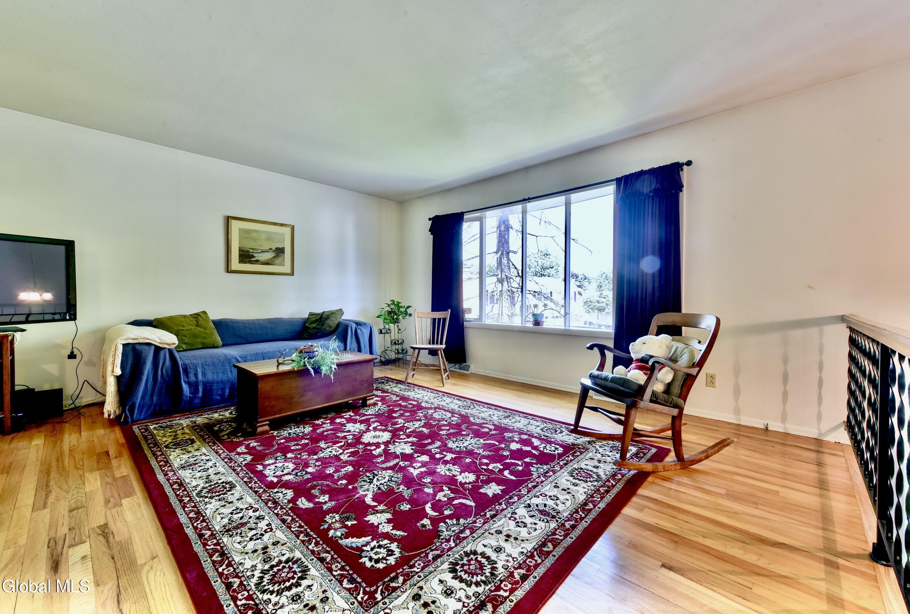 4 Cedar Court