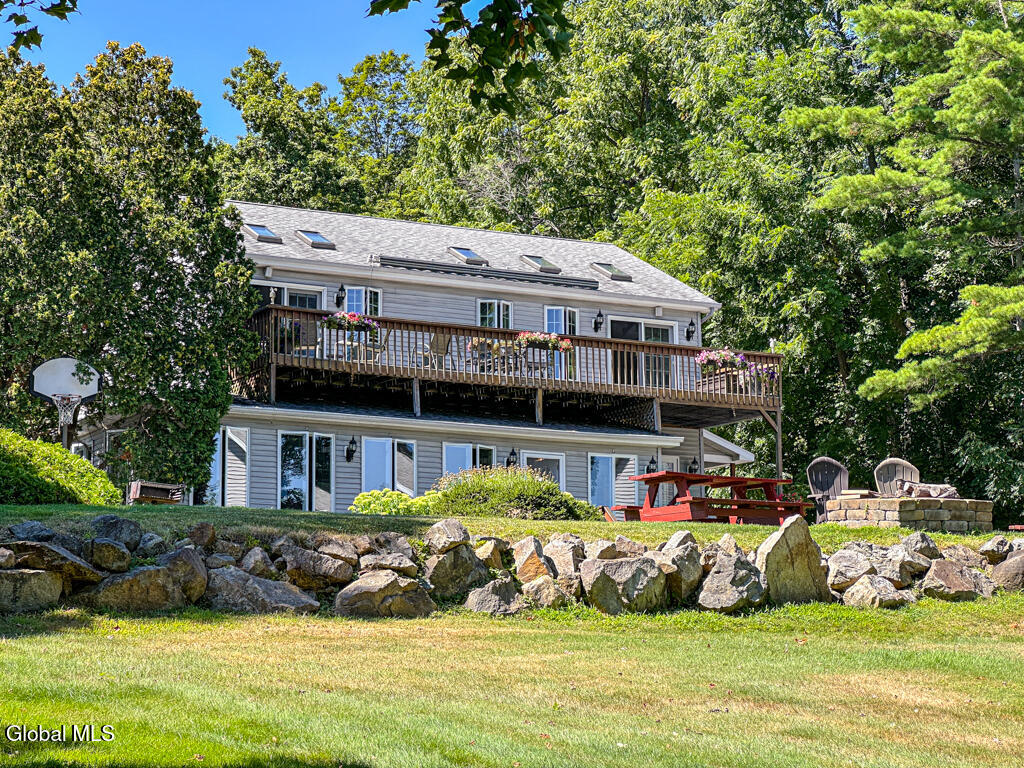 3026 Lake Shore Drive