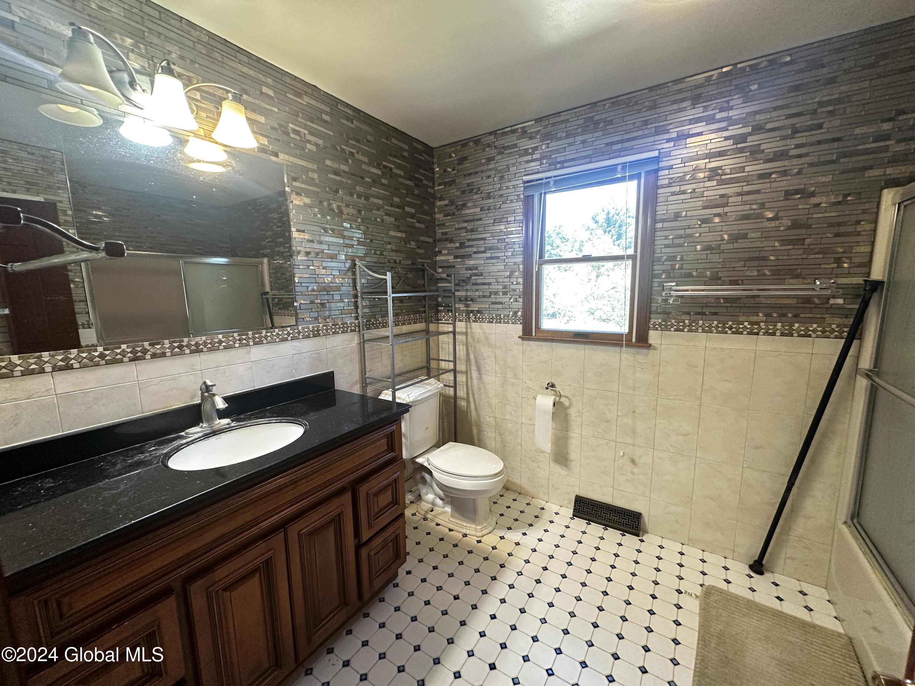 16 Warwick Way, Schenectady, New York image 33