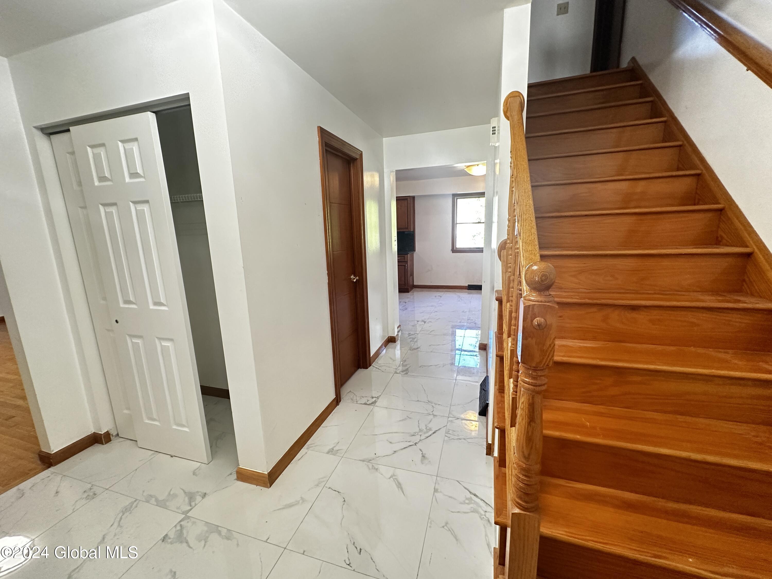 16 Warwick Way, Schenectady, New York image 50