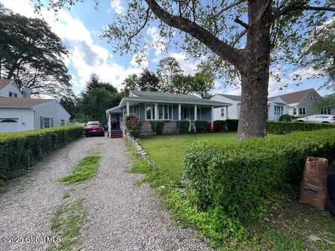 Photo of 91 Elliott Avenue, Schenectady, NY 12304 (MLS # 202520557)