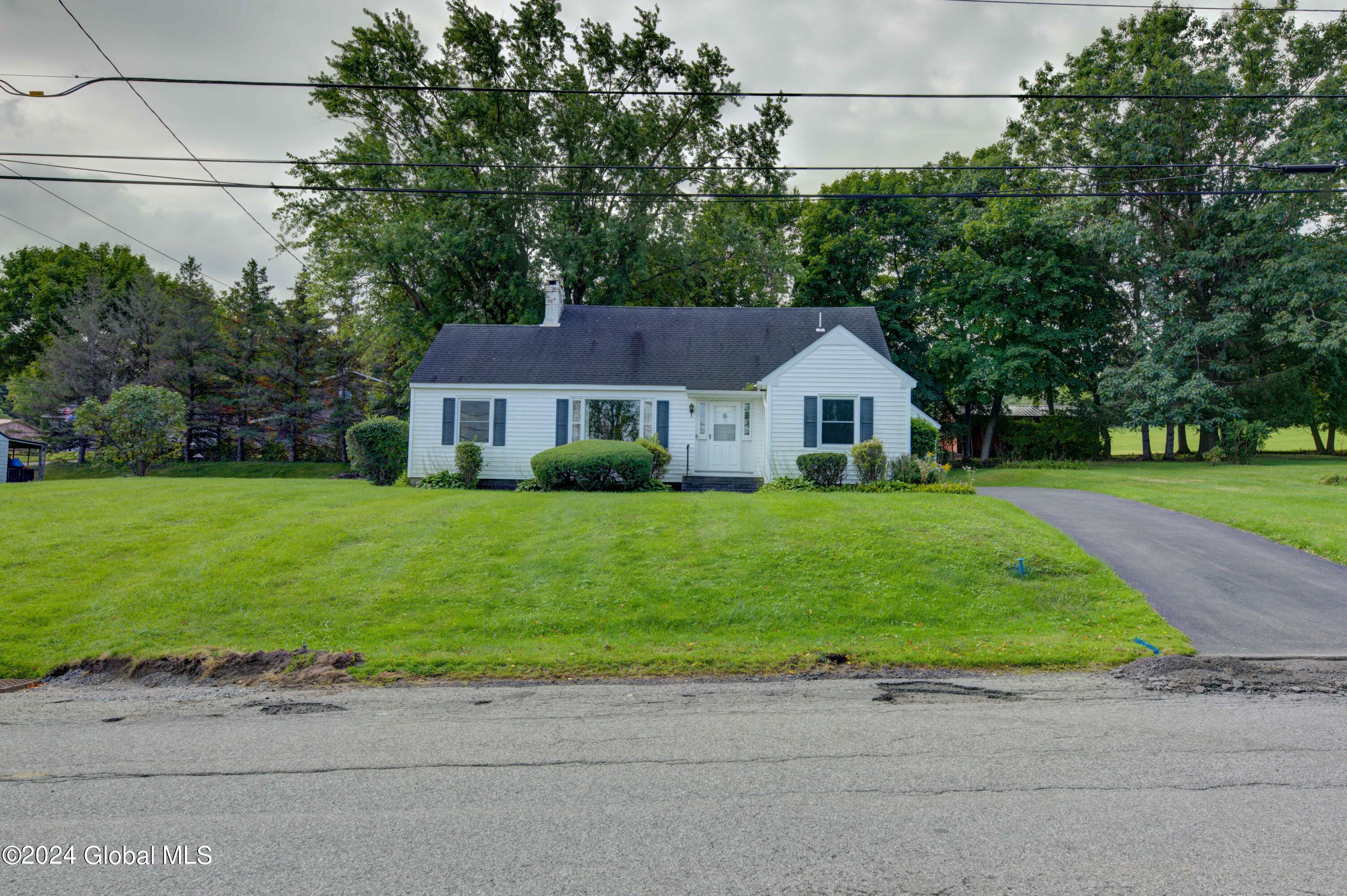 35 Ridge Road, Canajoharie, New York image 1