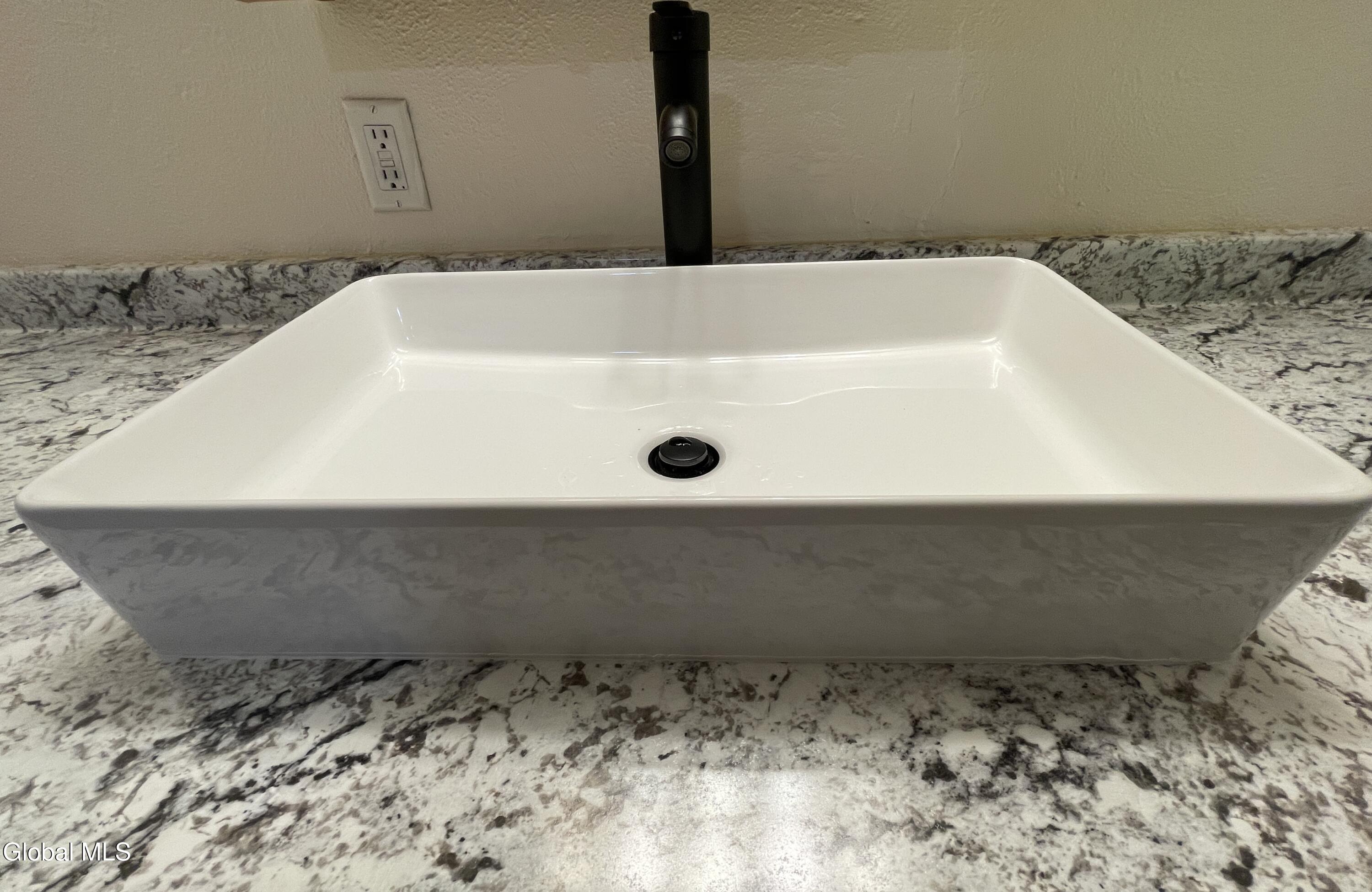 Greenwich, New York 12834, United States, 4 Bedrooms Bedrooms, ,2 BathroomsBathrooms,Residential,Active,226030