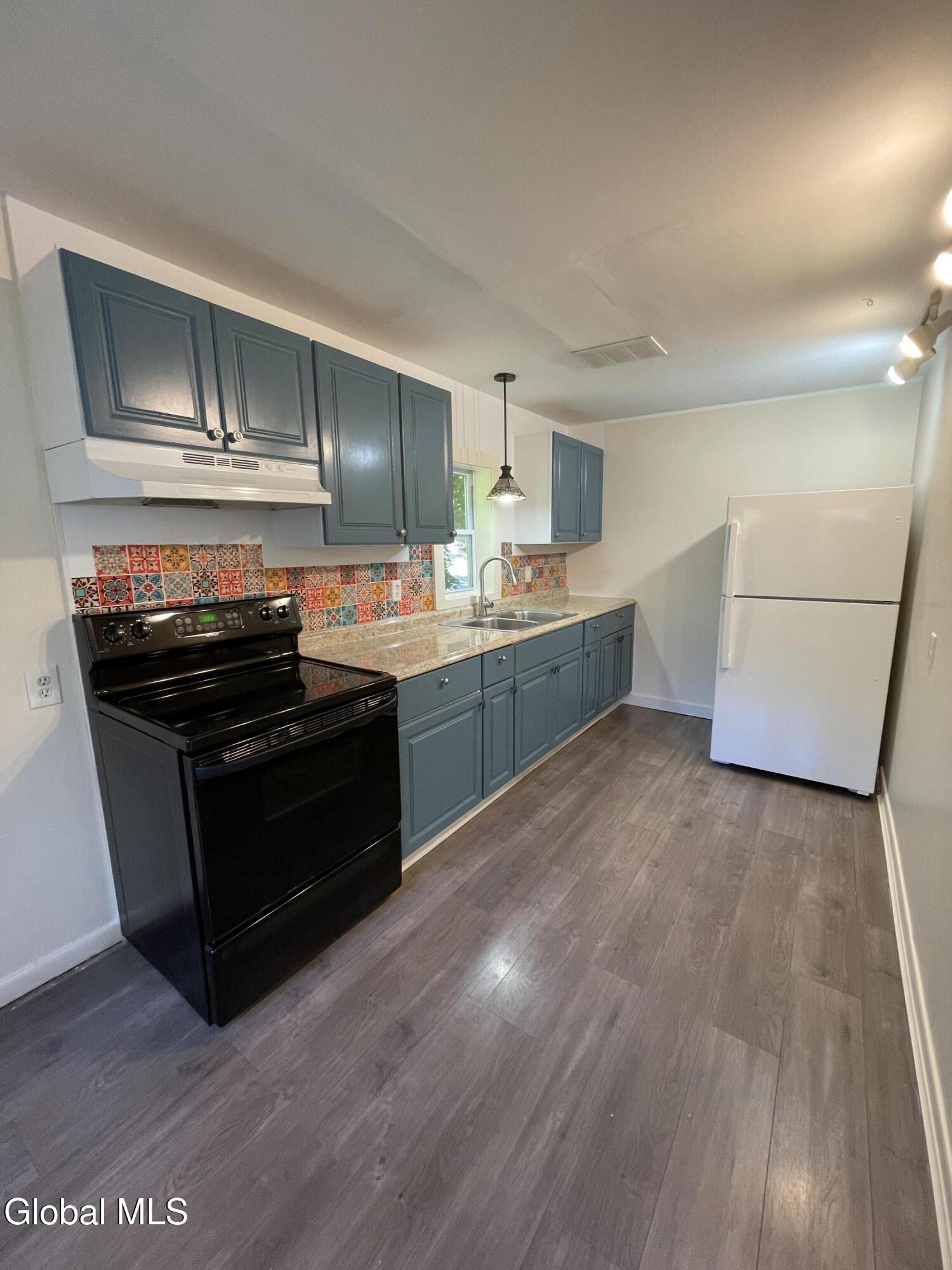 Greenwich, New York 12834, United States, 4 Bedrooms Bedrooms, ,2 BathroomsBathrooms,Residential,Active,226030