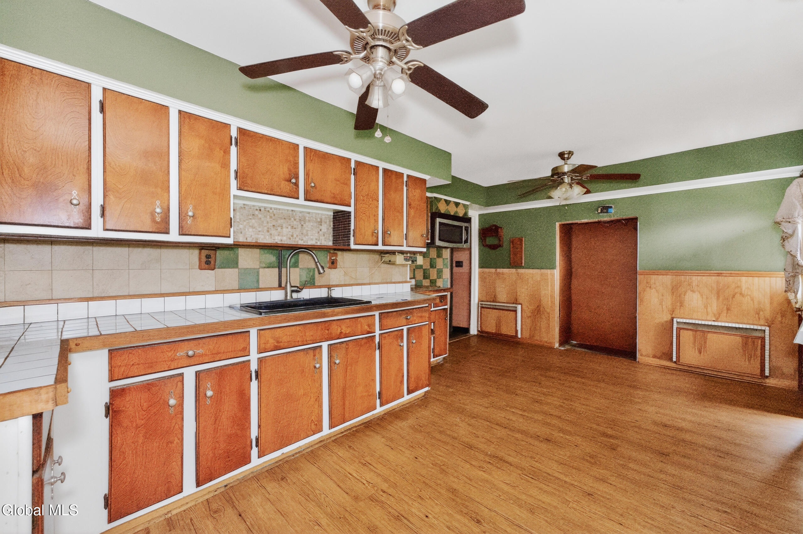 1120 Outer Drive