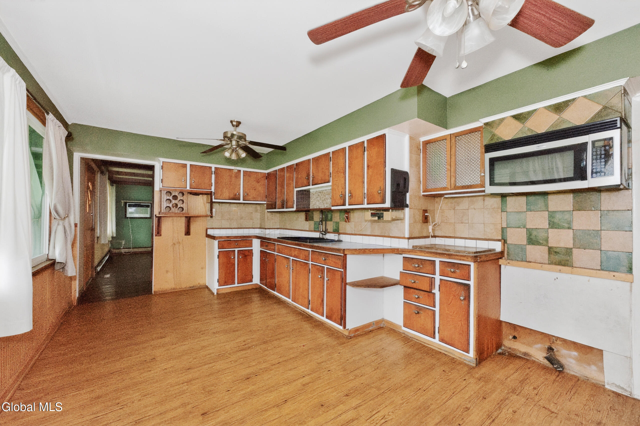 1120 Outer Drive
