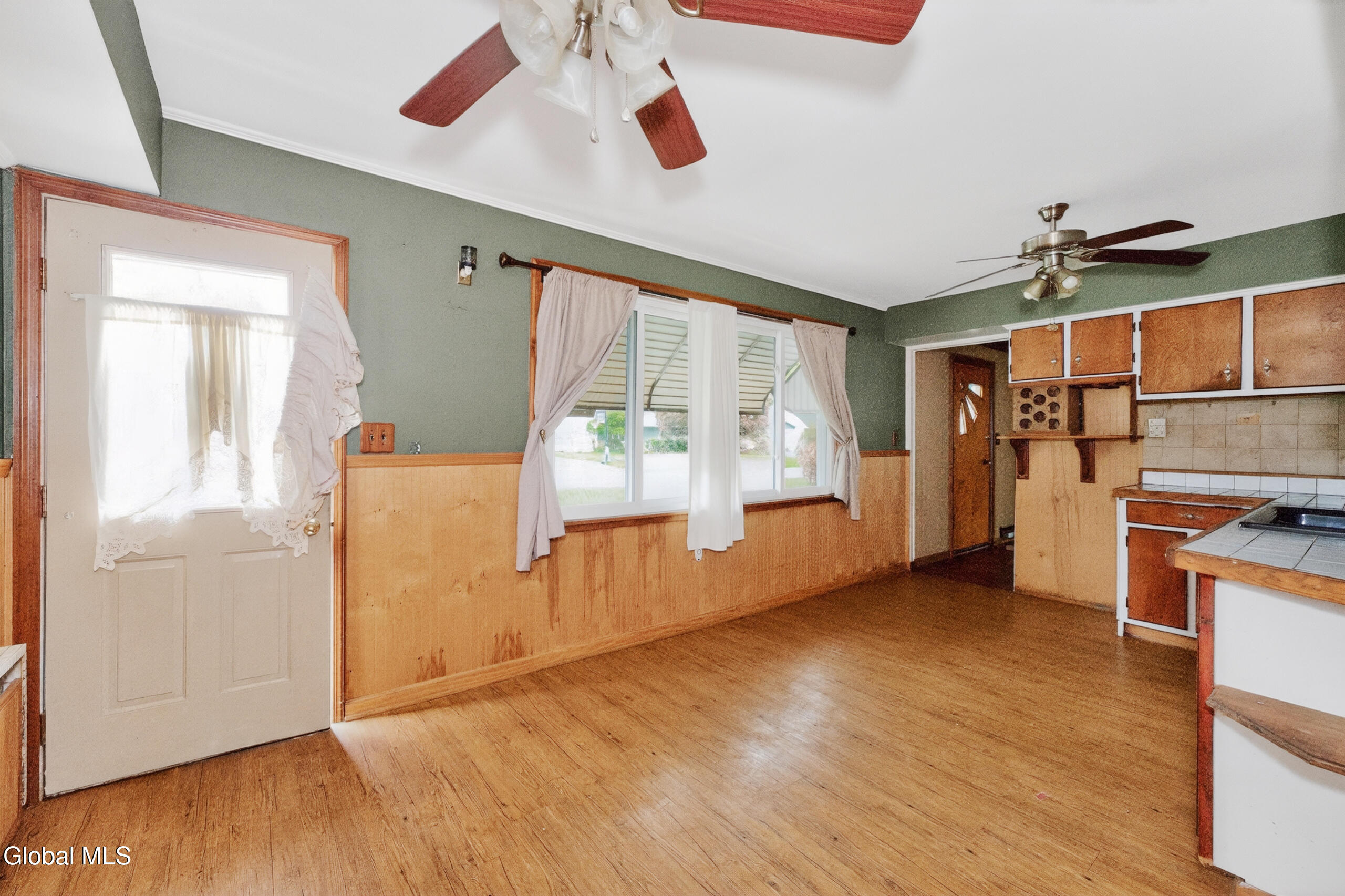 1120 Outer Drive