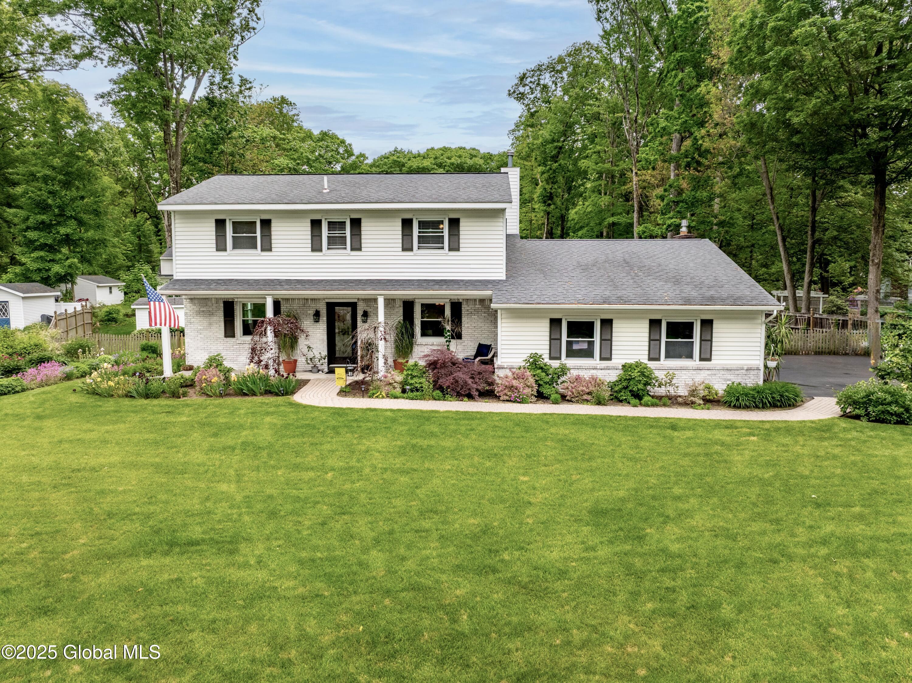 26 Heritage Lane, Clifton Park, New York image 2