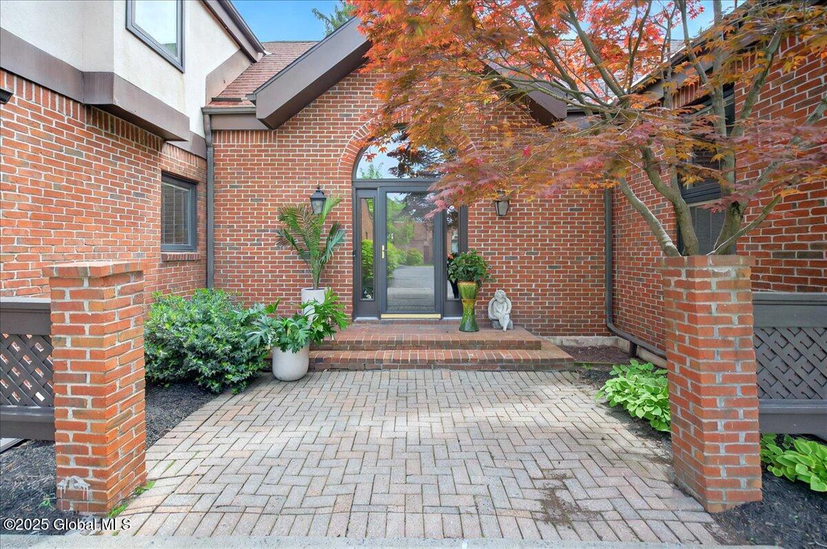 101 E Krumkill Road, Albany, New York image 7