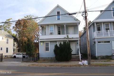 Photo of 845 Eastern Avenue, Schenectady, NY 12308 (MLS # 202526433)