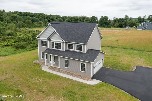 8 CREEK RD, WYNANTSKILL, NY 12198 - Image b73e6ef4e88c23646fef9cc97a61b7de/857725285
