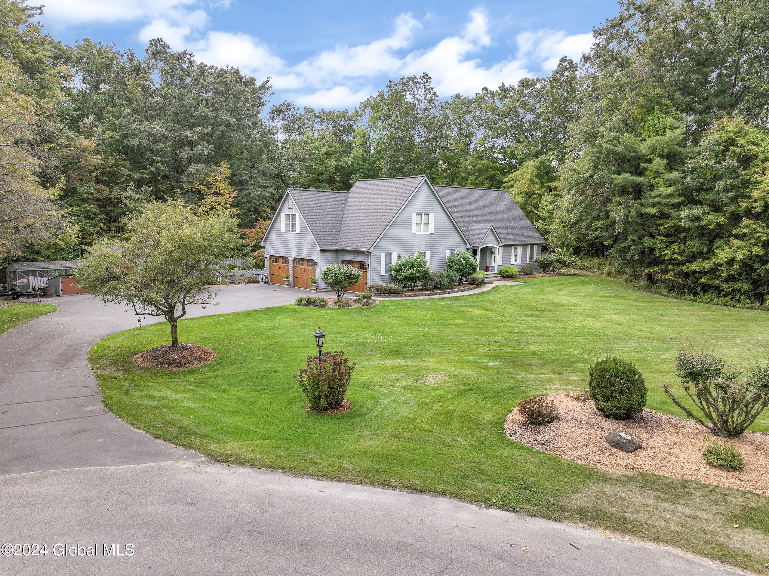 5 Blueberry Way, Saratoga Springs, New York image 2