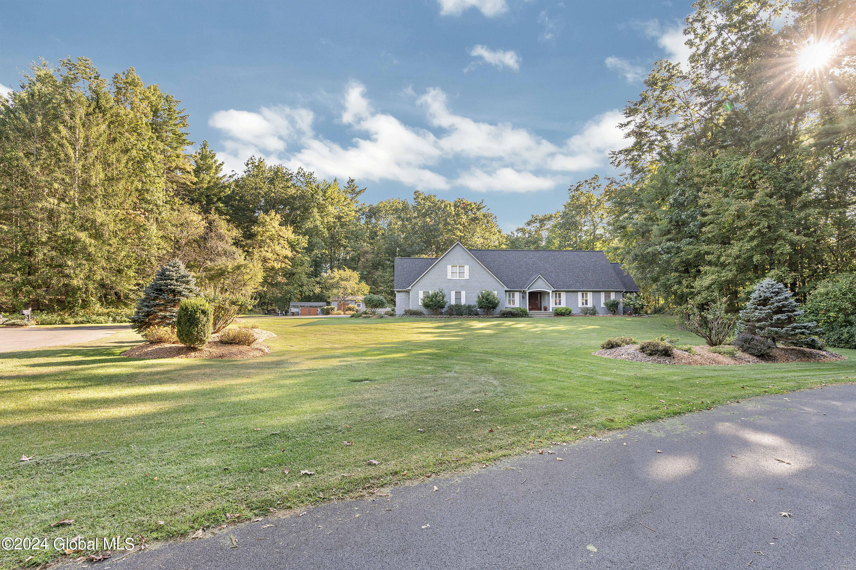 5 Blueberry Way, Saratoga Springs, New York image 3