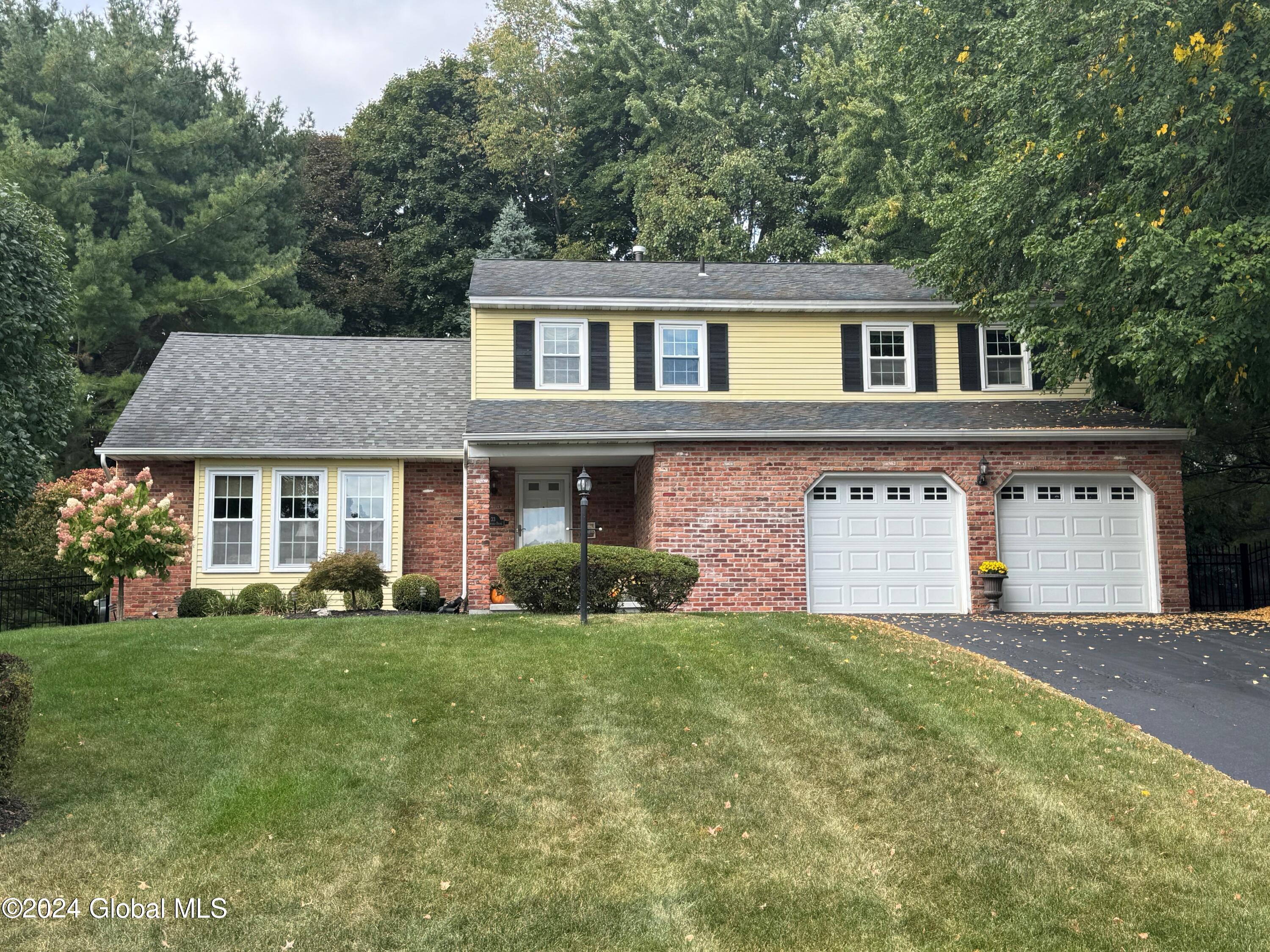 33 Cloverfield Drive, Loudonville, New York image 2