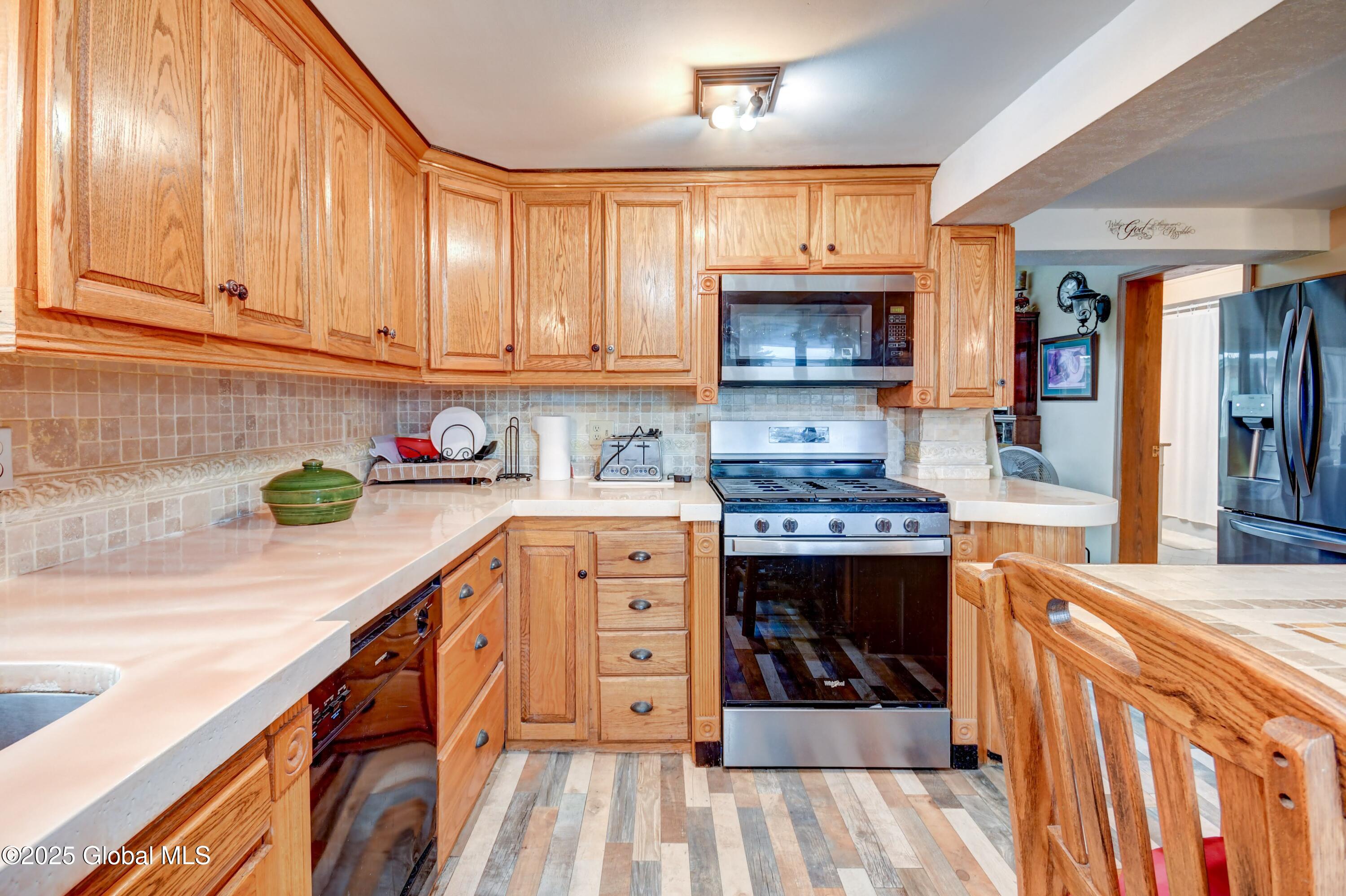 76 Walnut Street, Gloversville, New York image 9