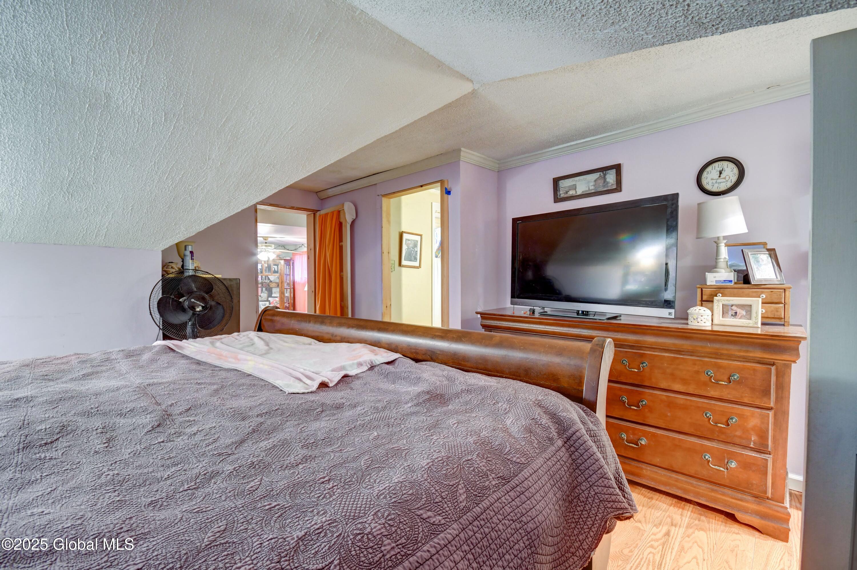 76 Walnut Street, Gloversville, New York image 36