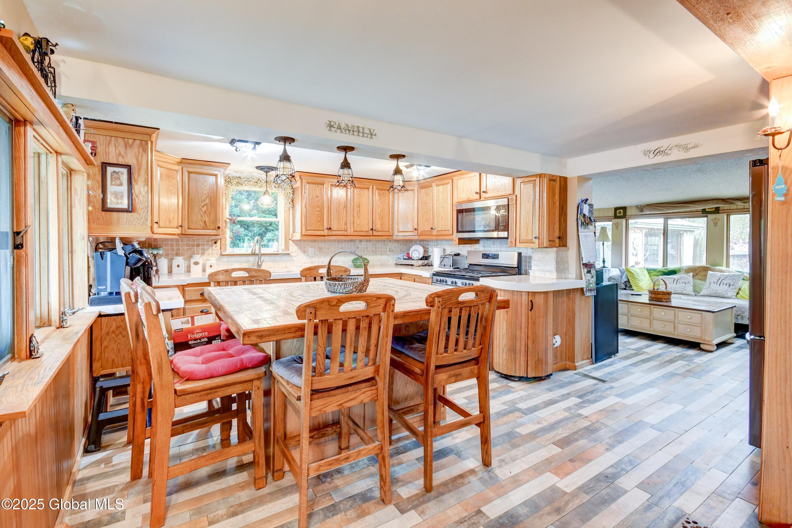 76 Walnut Street, Gloversville, New York image 10