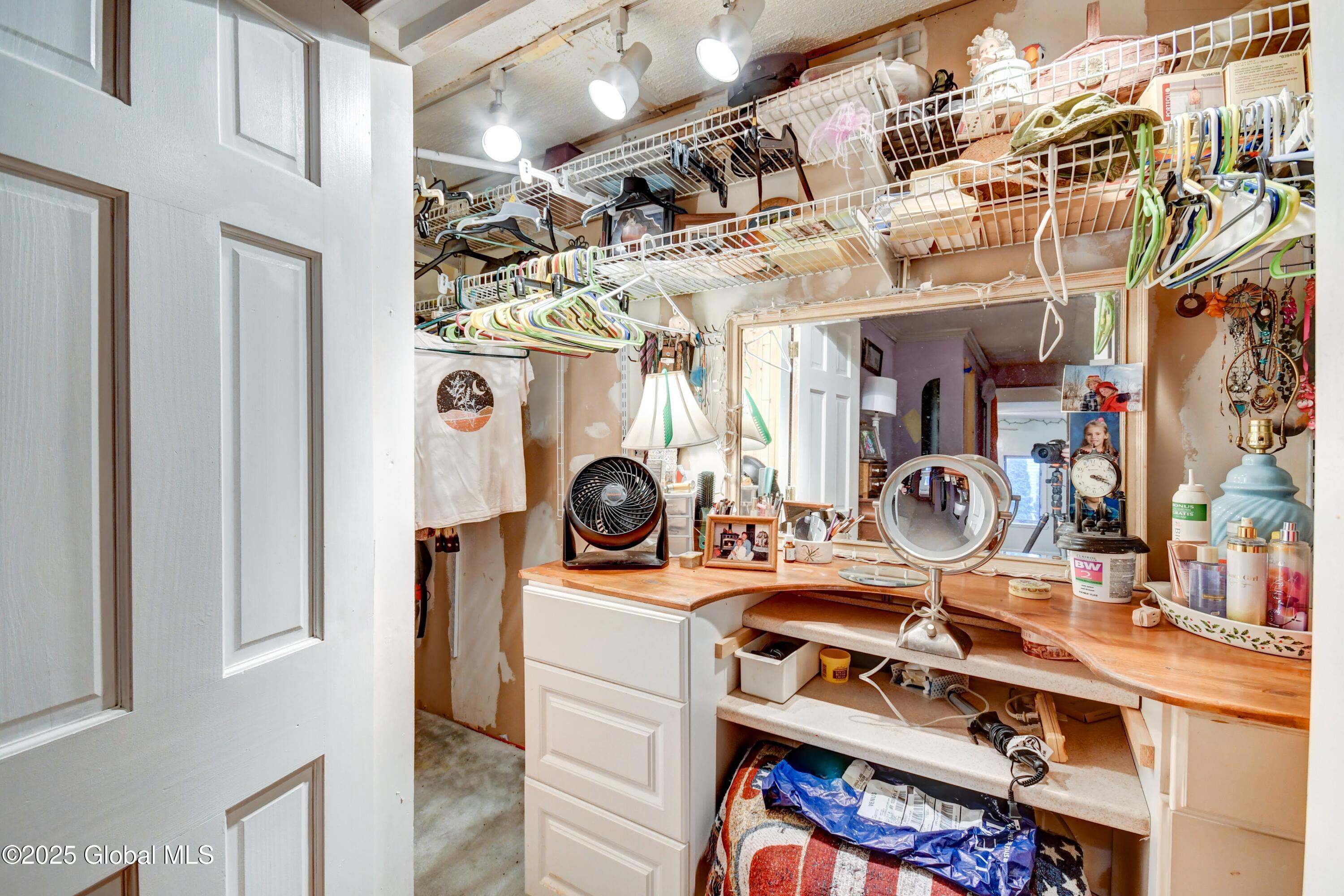 76 Walnut Street, Gloversville, New York image 35