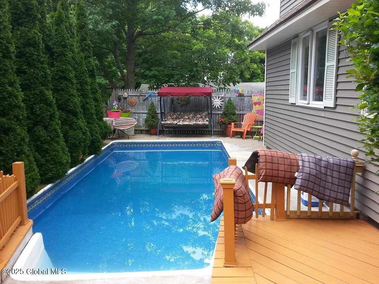 76 Walnut Street, Gloversville, New York image 4