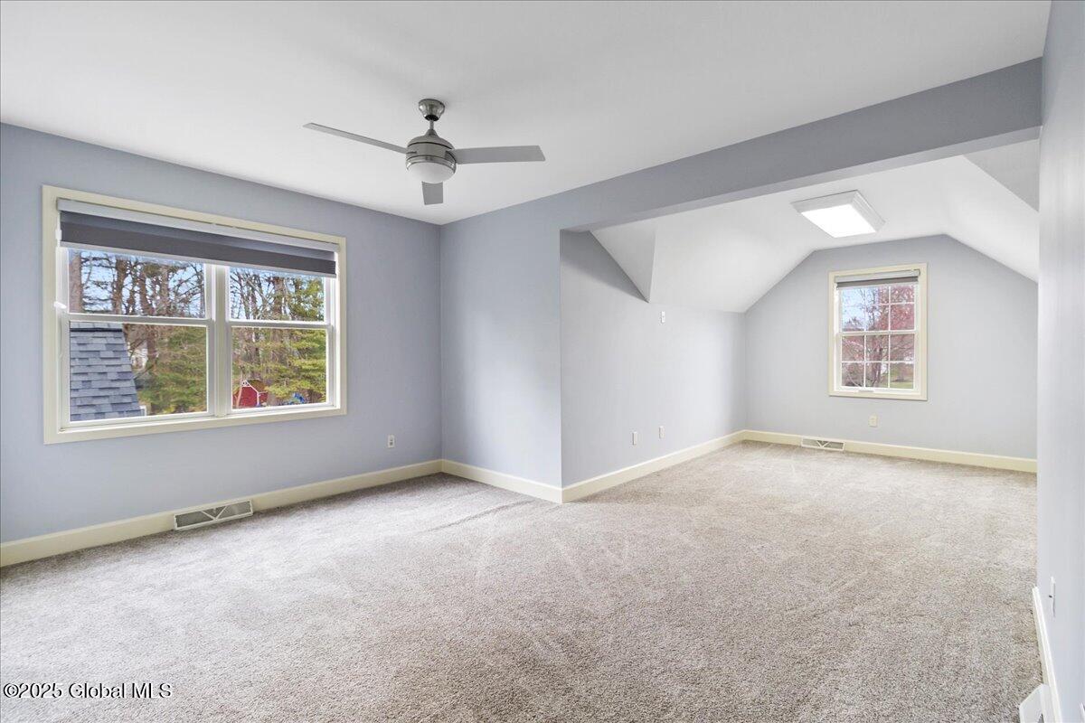 5 Thames Way, Saratoga Springs, New York image 40